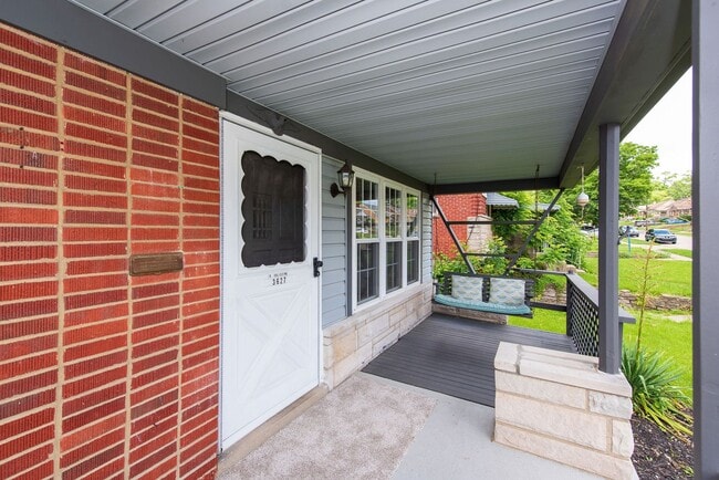 Photo - 3627 Edgebrook Dr