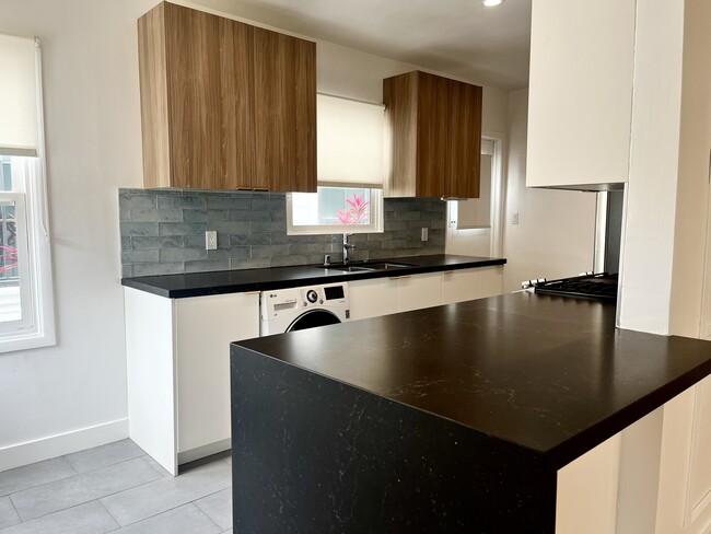 Cocina - 416 Longfellow Ave