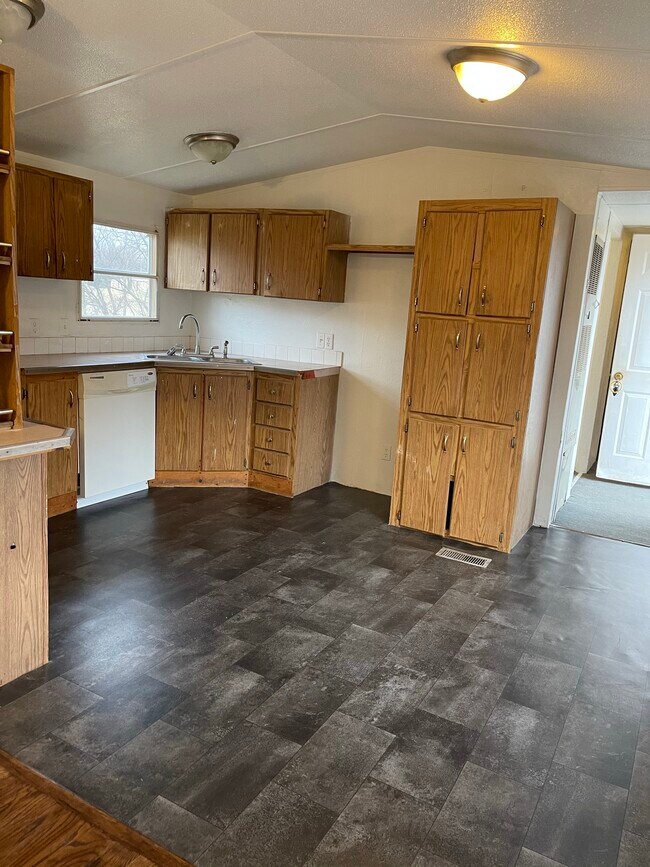 Photo - 308 Ripley Trailer