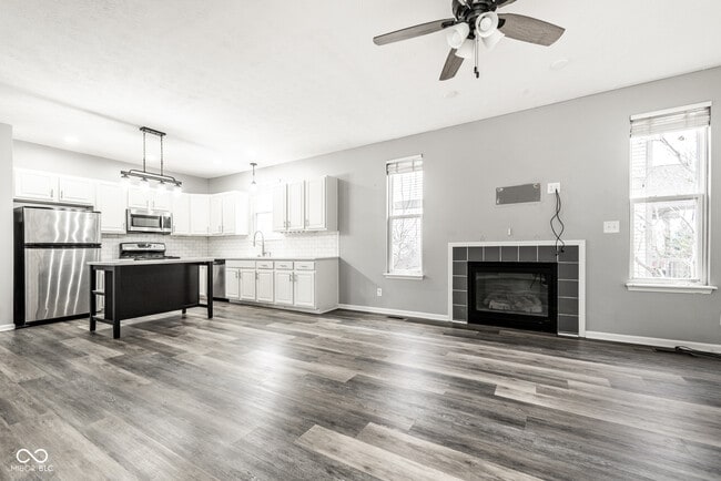 Photo - 2525 Central Ave