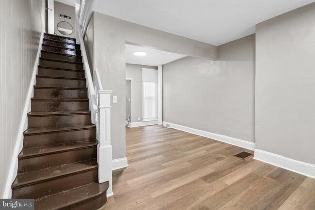 Photo - 130 N Robinson St