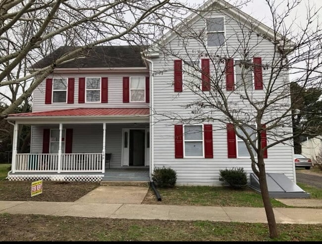 Building Photo - 106 W Railroad Ave Unit 2A