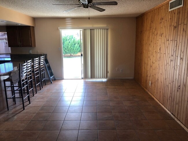 Photo - 1203 W Cheyenne Dr