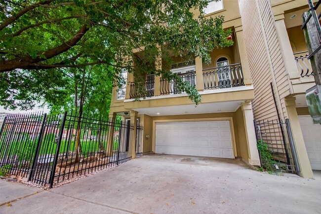 Photo - 1015 Stanford St