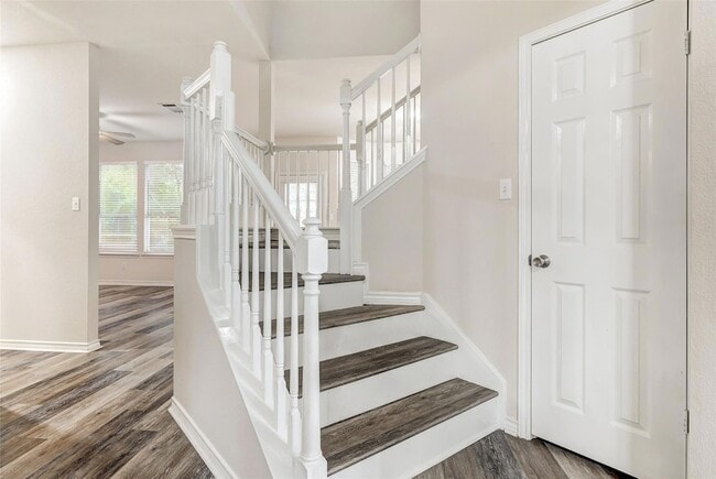 Photo - 13220 Darwin Ln