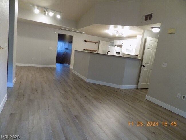 Photo - 9975 Peace Way Unidad 2145