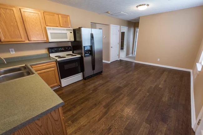 Photo - 1900 Lee Rd 61