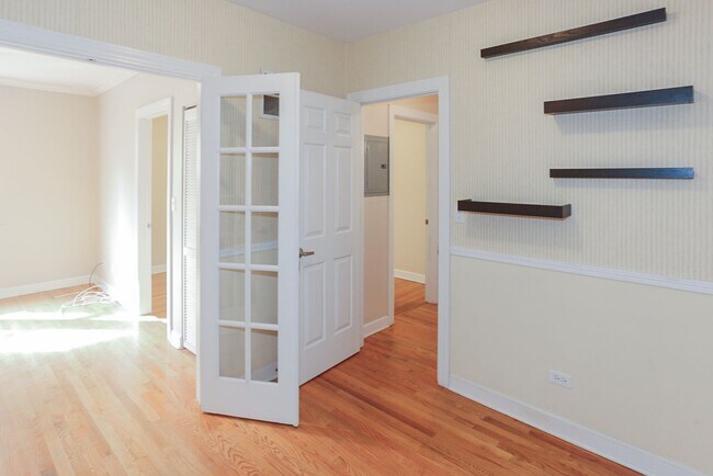 Photo - 628 W Roscoe St Unit 1N