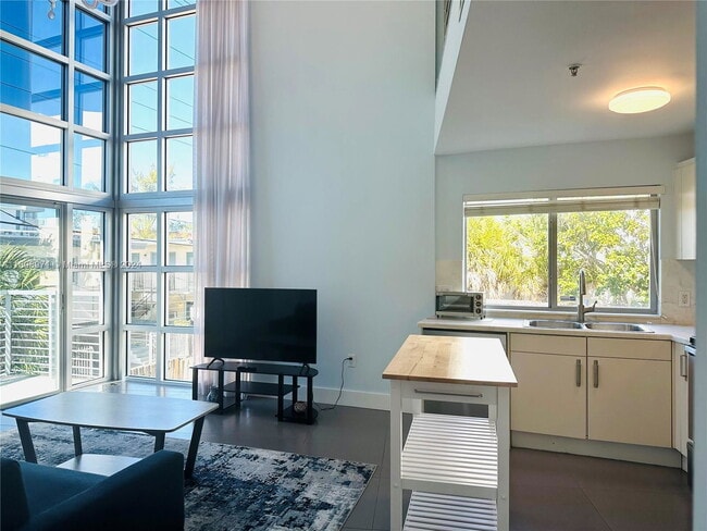 Photo - 7700 Collins Ave