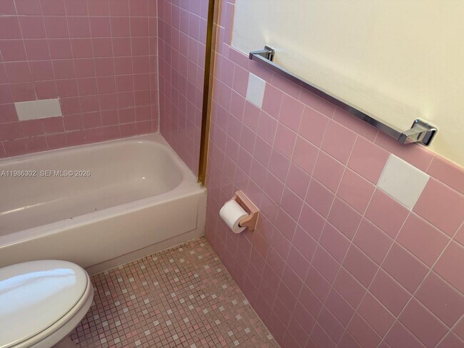 Photo - 6211 SW 37th St Unit 203