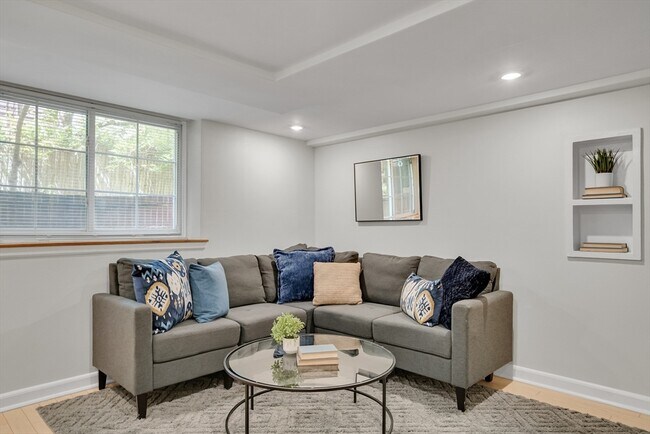 Photo - 12 Shepard St Unidad A Rental