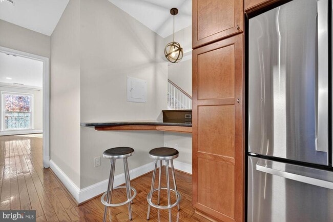 Photo - 3291 Sutton Pl NW