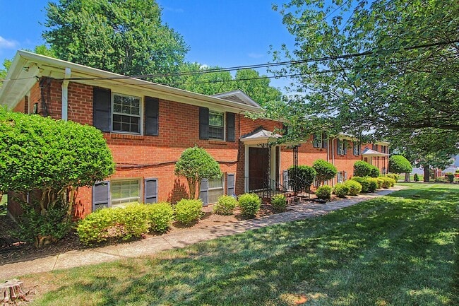 Building Photo - 1 bedroom Condo in Cotswold