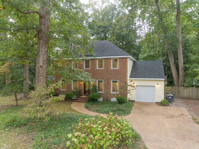 Updated 3 Bedroom 2.5 Bath Colonial Near W... - Updated 3 Bedroom 2.5 Bath Colonial Near W... House