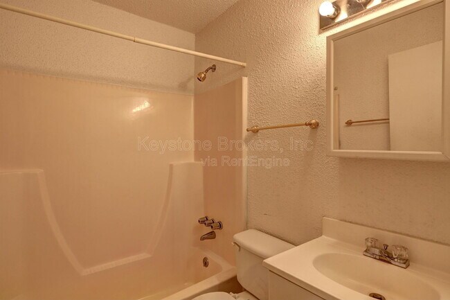Photo - 2223 Davis Rd SW Unidad A