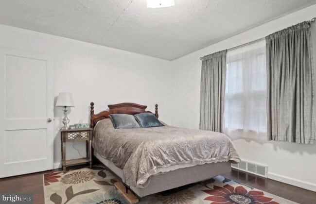 Photo - 923 Rohrerstown Rd