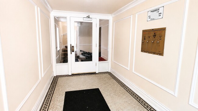 Photo - 3744 W Leland Ave Unit 2