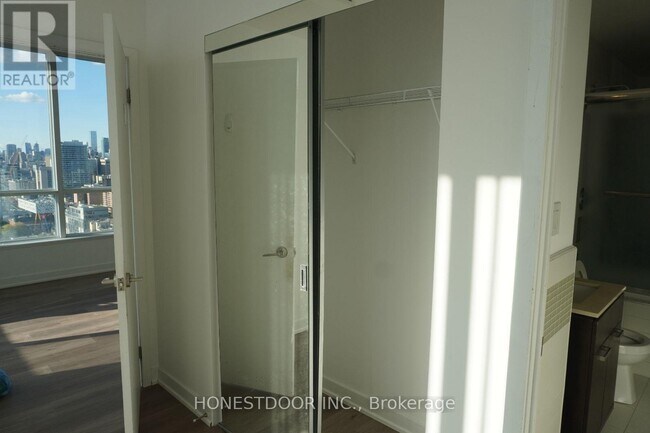 Photo - 295 Adelaide St W Unit 3302