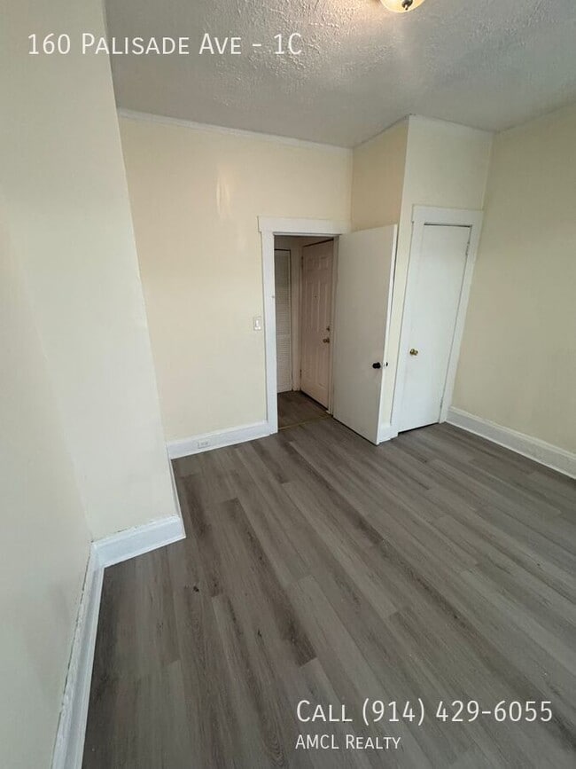 Building Photo - 160 Palisade Ave Unit 1C Rental