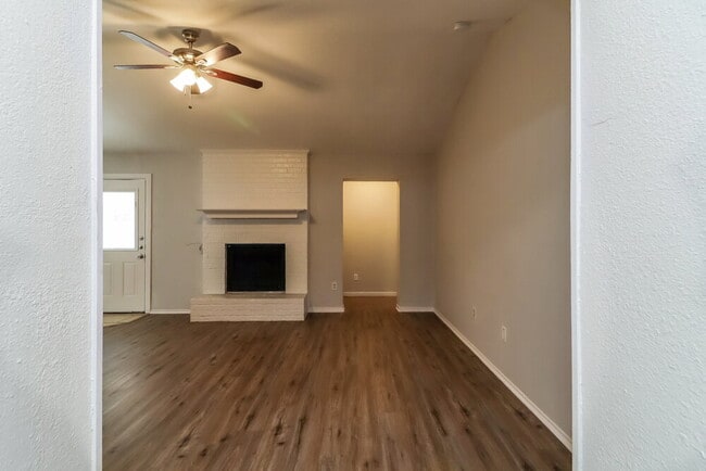 Photo - 428 Guadalupe Dr