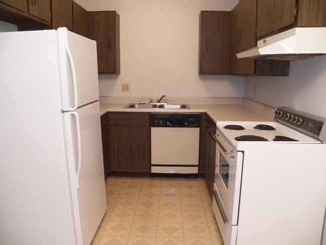 Photo - Large 2 bedroom! Move In Special!!