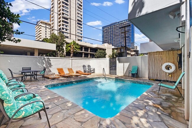 Building Photo - Furnished 18th-floor studio at Ala Wai Tow... Rental