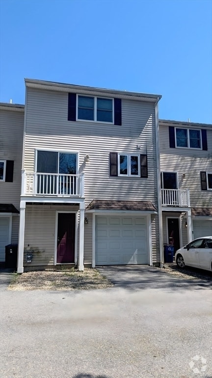 Building Photo - 11 Endicott St Unit B Rental
