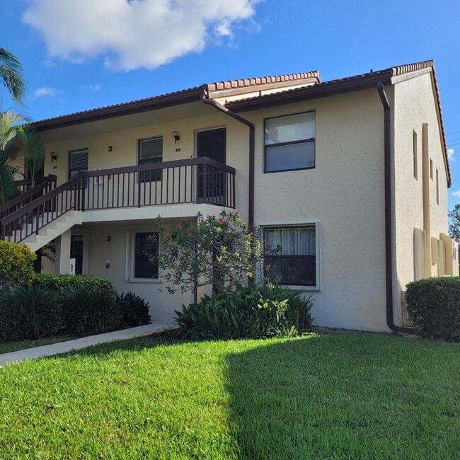Building Photo - 4626 Lucerne Lakes Blvd E Unit 106 Rental