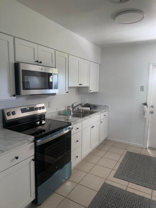 Photo - 138 SE 3rd Ave