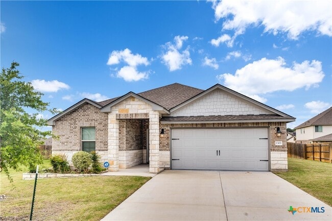 Building Photo - 1303 Prospector Trl
