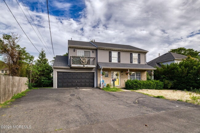 450 Beachway Ave
