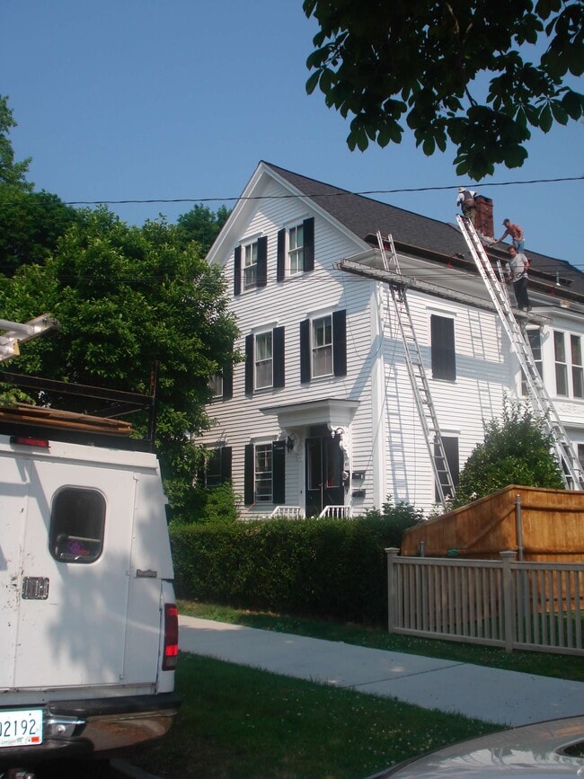Building Photo - 69 Franklin St Unit 3 Bedroom Downtown