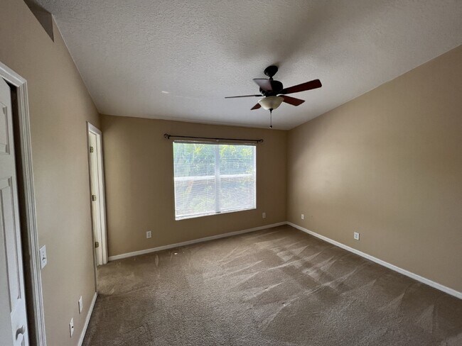 Photo - 1245 Beckenham Way