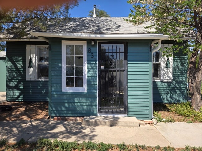 Photo - 831 Oak Ave