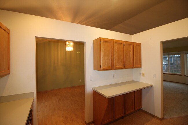 Photo - 3 Bed 2.5 Bath - Shannon Forest - Hillcrest - Pet Friendly - NAS Whidbey