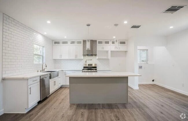 Building Photo - 18806 Lull St Rental