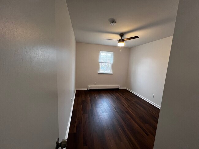 Bedroom 1 - 50 Thomas Rd Unit 52