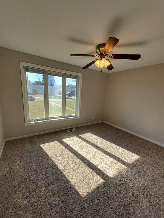 Photo - A must see! 2 Bedroom 1 bath 1/2 Duplex