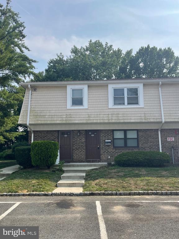 Photo - 615 Silver Ct Townhome