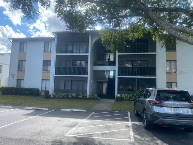 Building Photo - 8215 Sun Spring Cir Unit 23