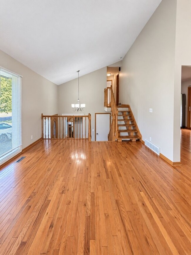 Photo - 7113 S 75th Ave