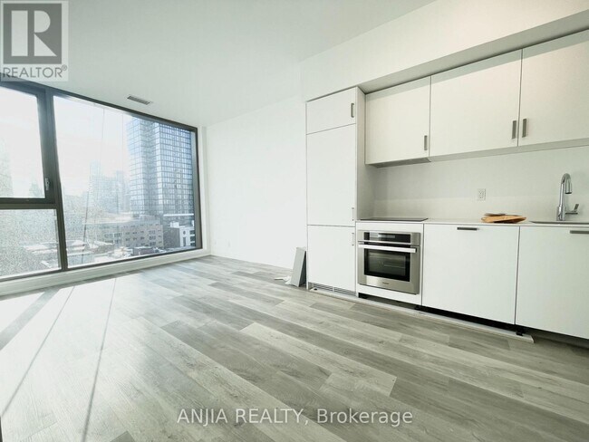 Photo - 88 Queen St E Unité 706