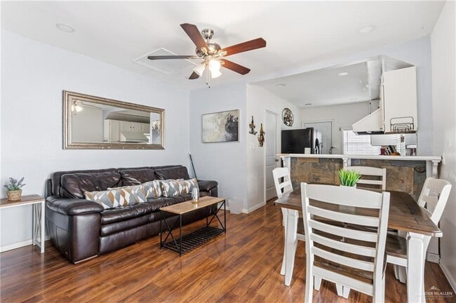 Photo - 13 N 21st St