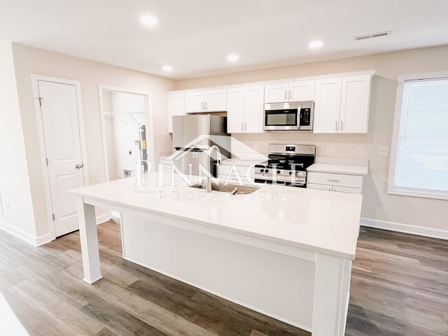 Building Photo - 209 Munford St