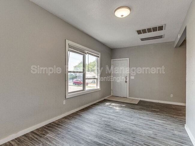 Photo - 2345 NW 10th St Unit B 1