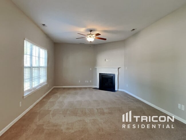 Photo - 15 Mossburg Ct