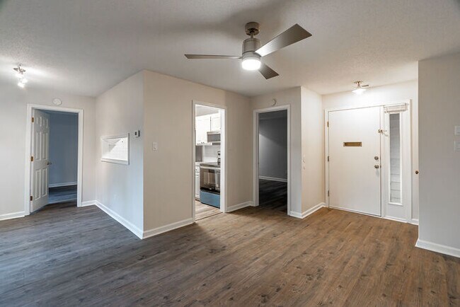 Photo - Perfect for roommates! Near Rex Hospital and Lenovo Center Unidad 3219