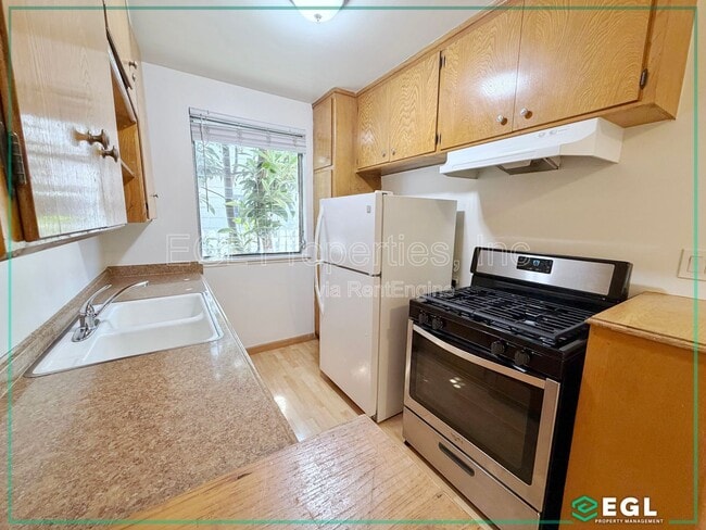 Photo - 1755 N Kenmore Ave Unidad 3