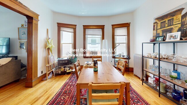 102 Raymond Ave
