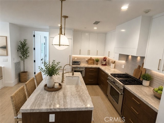 Photo - 428 1/2-422 Fernleaf Ave